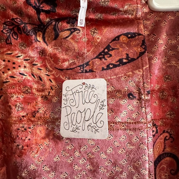 Free People NWT Velvet Midi Skirt With Front Slit Size XS - Picture 4 of 6